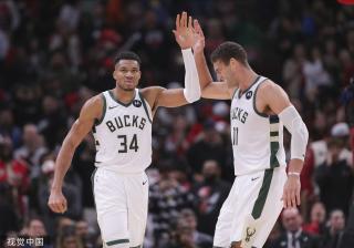 一直效力于 一直效力于