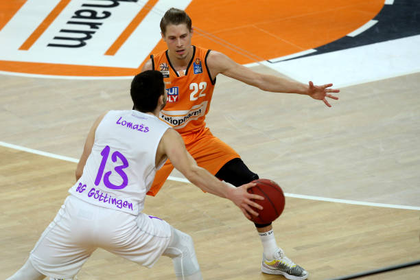 加强外线投 加强外线投